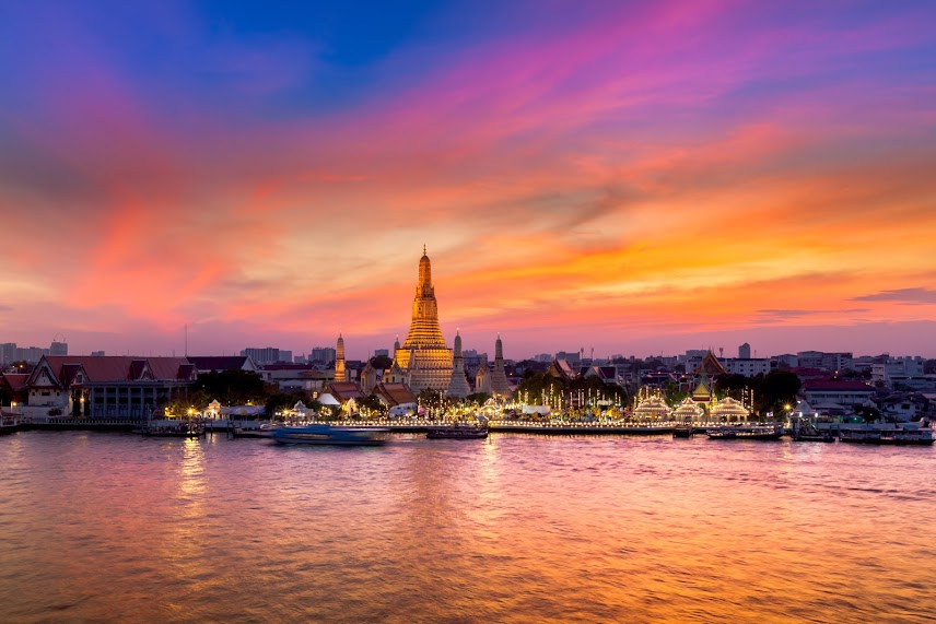 Riverside: Scenic views along the Chao Phraya River near Wat Arun.